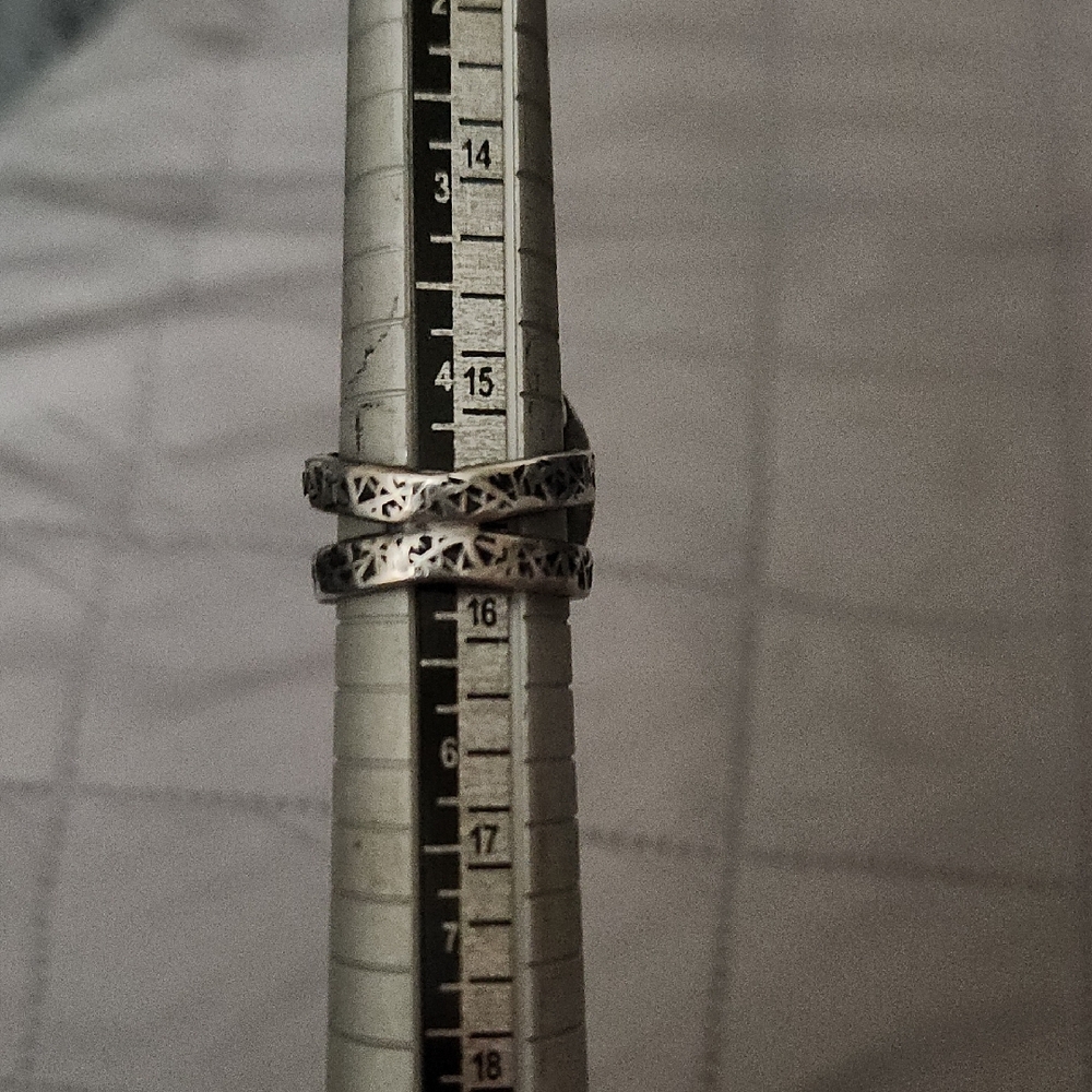 Rugged Turquoise and Sterling Silver Ring - Picture 4 of 5